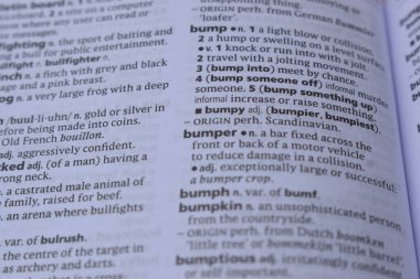 İngilizce Sözlük Sayfası Tümseğin Anlamı Sözcüğünü Kapat