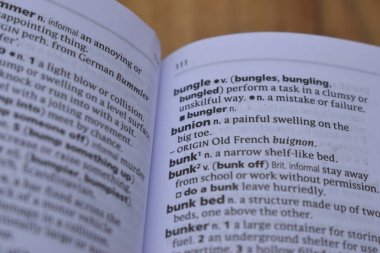 İngilizce Tanımlama Sözlüğünün Kapanışı Sayfa Sözlüğü