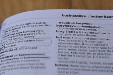 İngilizce Sözlük Sayfası Matbaacı Lizzie 'nin Sözüyle Kapat