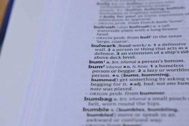 İngilizce sözlük sayfası - bum kelimesinin anlamı ile kapat