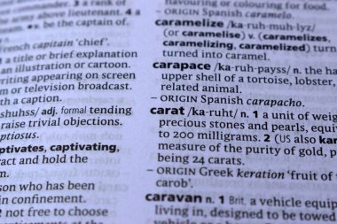 İngilizce sözlük sayfası - karat kelimesinin anlamı ile kapat