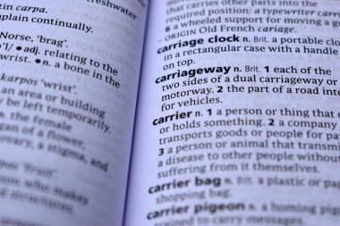 İngilizce sözlük sayfası - carriageway kelimesinin anlamı ile kapat