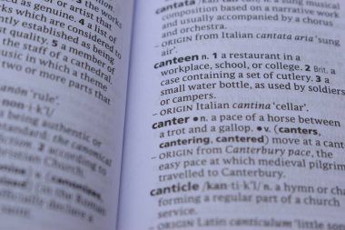 İngilizce Tanımlama Sözlüğünün Kapat Sayfa Kelimesi - kantinin