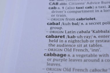 İngilizce Sözlük Sayfası Kabarenin Anlamı Sözcüğünü Kapat