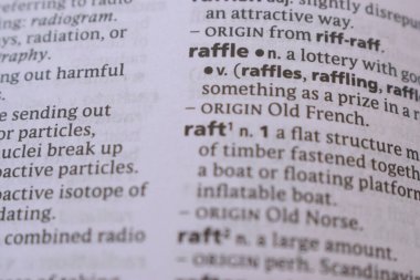 İngilizce Sözlük Sayfasını Çekiliş Kelime Referansı ile Kapat