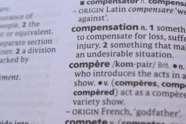 İngilizce Sözlük Kitabı Sayfası - Özetlemenin Sözcükleri ile Kapat