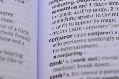 Hokkabazın İngilizce Açıklama Sözlüğünü Kapat