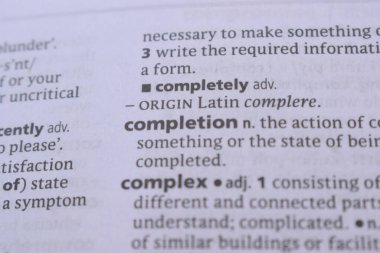 İngilizce Sözlüğün Tanımı Kelimeyi Kapat - Tamamlama