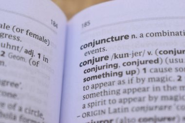 İngilizce Sözlüğün Tanımı Kelimeyi Kapat - sihirle