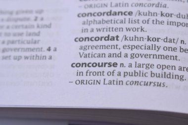 İngilizce Açıklama Sözlüğünün Kapanışı -