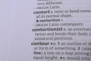 İngilizce Sözlük Sayfası ve Sözcük Açıklamasının Detayları - eğri