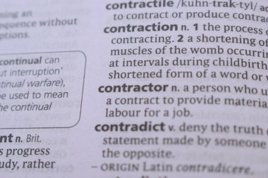 İngilizce Sözlük Sayfası ve Çelişkili Sözcük Açıklamasının Detayları