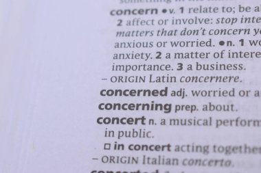 İngilizce Sözlük Sayfasını İlgili Kelime Referansı ile Kapat