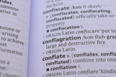 İngilizce Sözlüğün Kelime Kapatma Tanımı - yangın