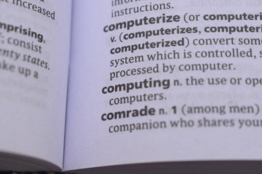 İngilizce Sözlük Sayfasını Bilgisayarlı Kelime Referansı ile Kapat