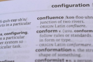 İngilizce Sözlük Kitabı Sayfası - Birlikteliğin Sözcük Transkripsiyonu ile Kapat