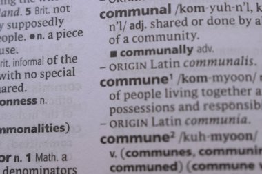 İngilizce Sözlük Kitabı Sayfası Toplumsal Sözcük Tanımının Kapanışı