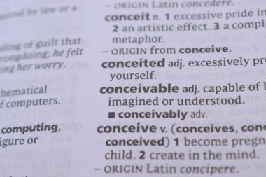 Akla yatkın kelimenin İngilizce Açıklama Sözlüğünü Kapat