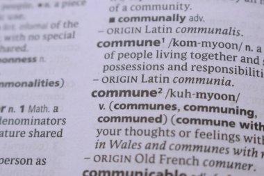 İngilizce Sözlüğün Tanımı Kelimeyi Kapat - Komün