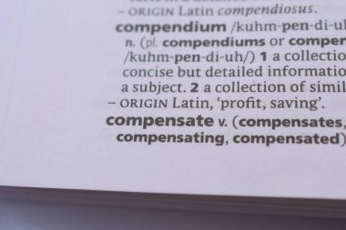 İngilizce Açıklama Sözlüğünü Kapat - Telafi Et