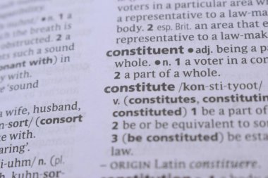 İngilizce Sözlük Kitabı Sayfası - seçmenin kelime transkripsiyonu ile kapat