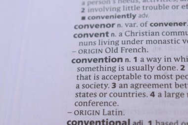 İngilizce Sözlük Kitabı Sayfası Sözcük Tanımının Kapanışı - Sözcük Sözlüğü