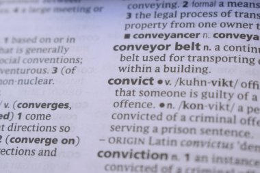 İngilizce Sözlük Sayfasını Sözcük Referansı ile Kapat - Mahkûm