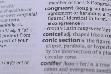 İngilizce Sözlüğün Kelimeyi Kapatma Tanımı - Eş