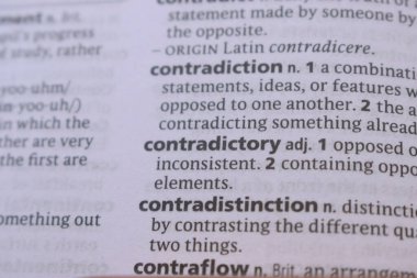 Çelişkili İngilizce Açıklama Sözlüğünün Kapanışı