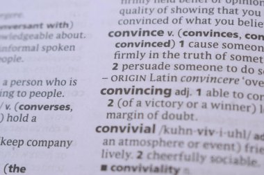 İngilizce Sözlük Kitabı Sayfası - İkna Kelimesi ile Kapat