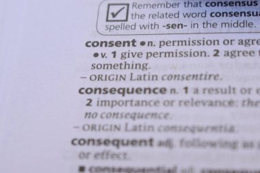 İngilizce Sözlüğün Tanımı Kelimeyi Kapat - rıza