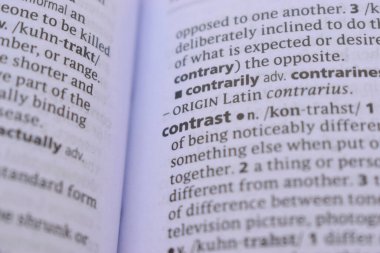 İngilizce Sözlüğün Kelimeyi Kapat Tanımı - karşıtlık