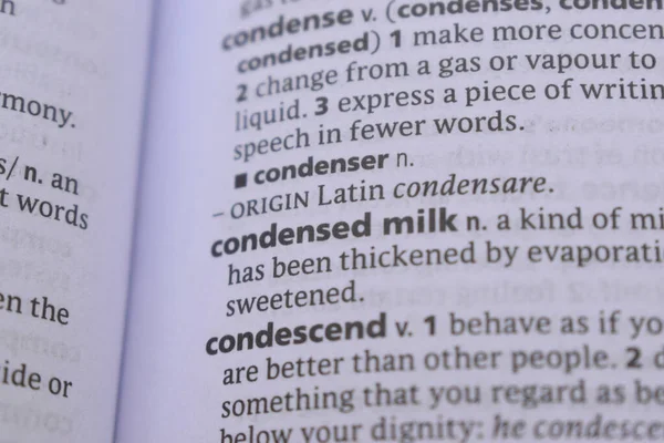 İngilizce Sözlük Kitabı Sayfası Sözcük Tanımının Kapanışı - Yoğunlaştırılmış süt