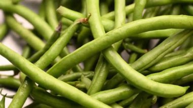 Döndürme Grubu Taze Kuşkonmaz Kökleri - Binnies Ki Dost - Taze Yeşil Fasulye Kapsülleri Kapatın