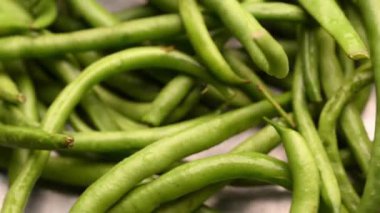 Döndürme Grubu Taze Kuşkonmaz Kökleri - Binnies Ki Dost - Taze Yeşil Fasulye Kapsülleri Kapatın