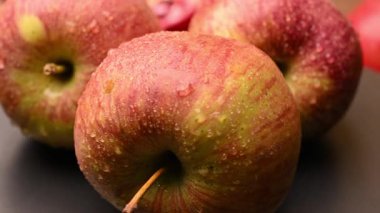 Dönüşümlü Organik Kırmızı Elma Kapanış Stüdyosu