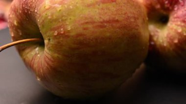 Dönüşümlü Organik Kırmızı Elma Kapanış Stüdyosu