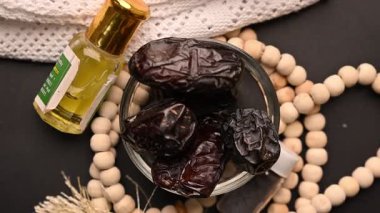 Topi, Attar Şişe, Surma Şişe ve Dönen Üst Ramazan Konsepti ile Tarihler Bowlingi