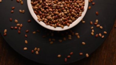 Bowl Sağlıklı Nabız Doku Görüntüsünde At Gramının Dönen Üst Görünümü (Kulthi Dal)