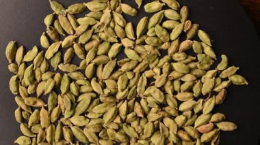 Kakule 'nin Dönen Üst Görünümü (Elechi) Aromatik Baharat Dokusu Görüntüsü