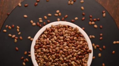 Bowl Sağlıklı Nabız Doku Görüntüsünde At Gramının Dönen Üst Görünümü (Kulthi Dal)