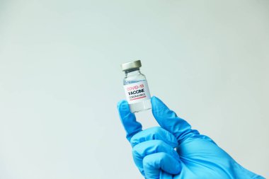 Coronavirus karantinasına veya covid-19.a karşı aşı. Virüs ve enfeksiyon kontrolüne karşı koruma. İlaç tedavisi kavramı.