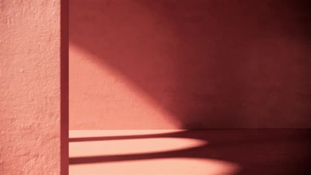 Habitación Roja Clásica Con Luz Del Sol Sombra Que Viene — Vídeo de stock