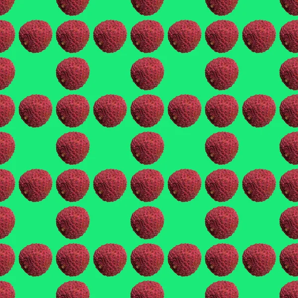 Litschi Früchte Auf Hellgrünem Hintergrund Isoliert Muster Angelegt Draufsicht Flacher — Stockfoto