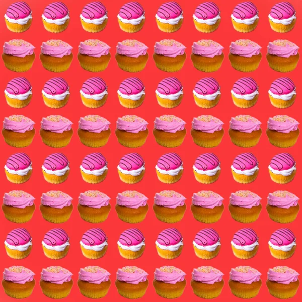 Cupcakes Med Vit Och Rosa Grädde Röd Bakgrund Platt Layout — Stockfoto