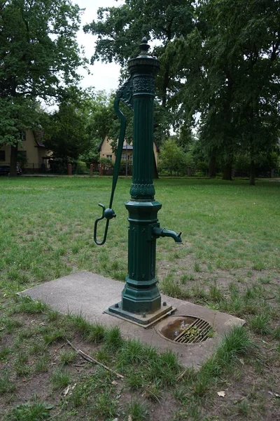 Alte Wassersäule Park Berlin Deutschland — Stockfoto