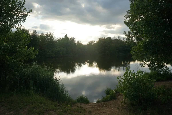 Magnífico Paisaje Con Lago Wuhlesee Atardecer Julio Marzahn Hellersdorf Berlín — Foto de Stock