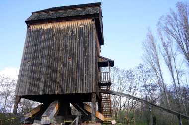 Posta değirmeni Avrupa 'nın en eski yel değirmeni türüdür. Bu yel değirmeni 1820 'de Koepenick' te yapılmış. 1983 yılında Berlin, Almanya 'daki Alman Teknoloji Müzesi' nin müze parkında veya Alman Teknoloji Müzesi 'nde yeniden inşa edildi..