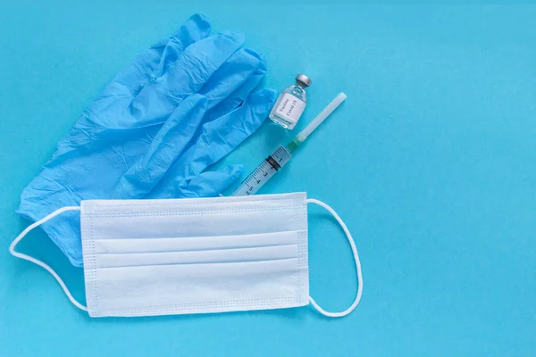 Fles Met Vaccin Beschermende Handschoenen Masker Spuit Met Vaccin Blauwe — Stockfoto