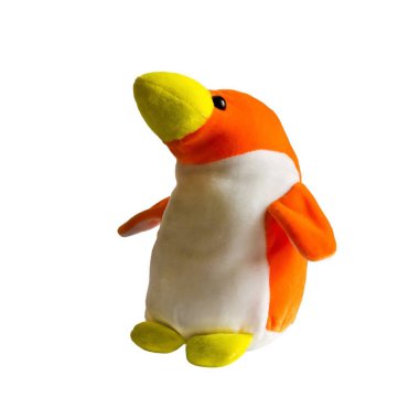 Beyaz arka planda izole edilmiş komik yumuşak oyuncak penguen.